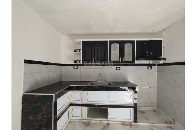 Casas, Alquiler, Candelaria - $800.000