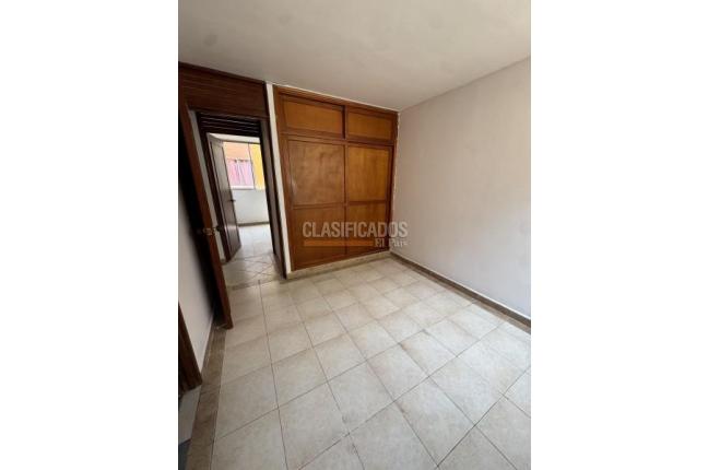 Apartamentos, Venta, Primero de Mayo - $240.000.000