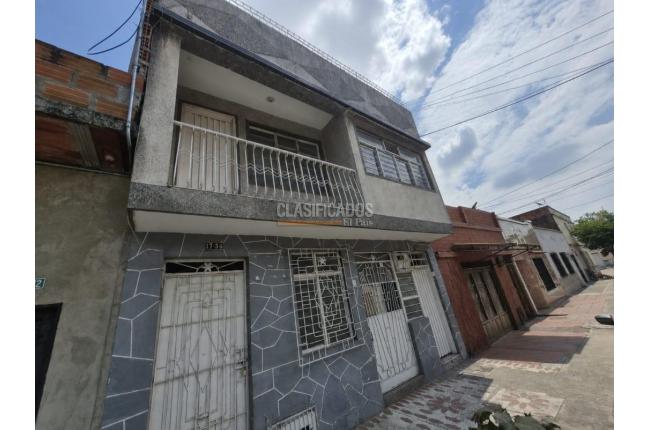 Casas, Venta en Saavedra Galindo