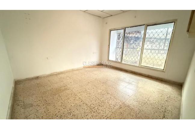 Casas, Alquiler, Comuneros - $900.000