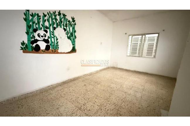 Casas, Alquiler, Comuneros - $900.000