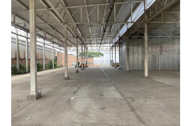 Locales y Bodegas, Venta, Yumbo - $4.800.000.000