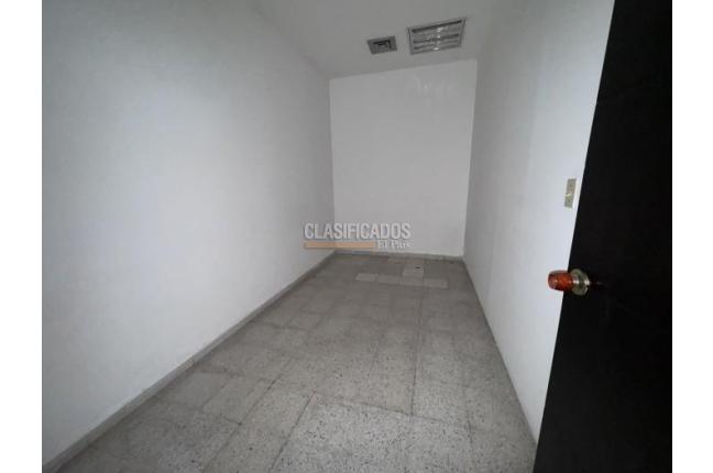 Oficinas y Consultorios, Alquiler, Ciudad Jardín - $18.000.000