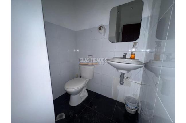 Oficinas y Consultorios, Alquiler, Ciudad Jardín - $18.000.000