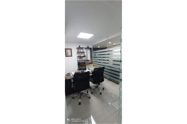 Oficinas y Consultorios, Venta en El Piloto