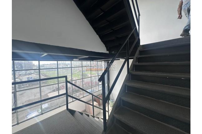 Locales y Bodegas, Alquiler, Madrid - $8.000.000