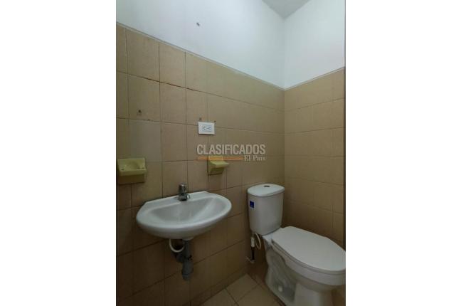 Locales y Bodegas, Alquiler, Capri - $3.300.000