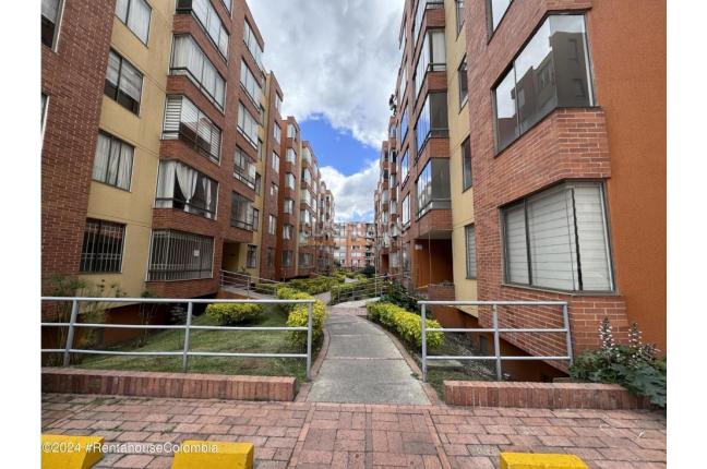 Apartamentos, Venta, Bogotá - $390.000.000