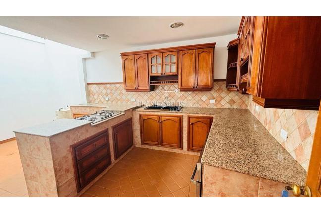 Casas, Venta, Prados del Norte - $780.000.000