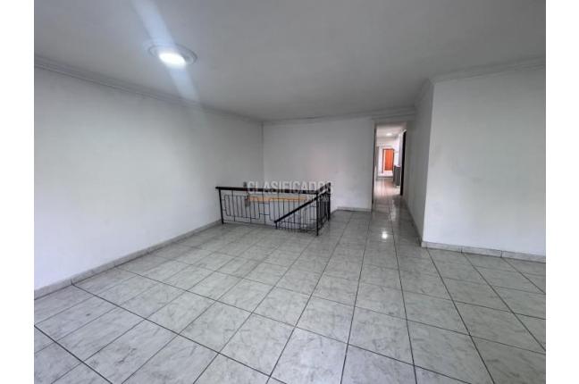 Casas, Alquiler en Nueva Granada