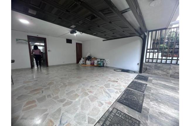 Casas, Venta en La Flora