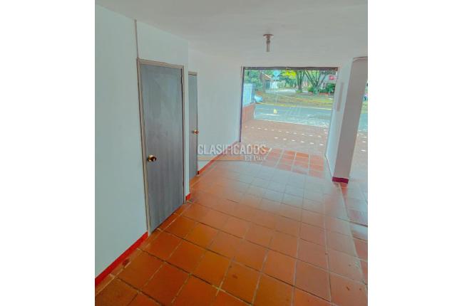 Locales y Bodegas, Alquiler, Camino Real - $5.000.000