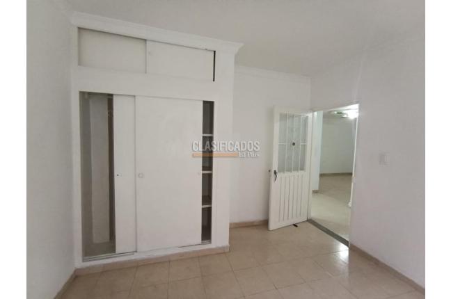 Apartamentos, Alquiler, Colseguros - $1.400.000