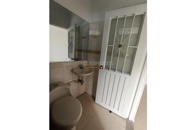 Apartamentos, Alquiler, Colseguros - $1.400.000