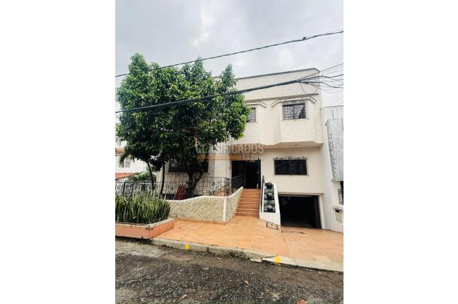 Casas, Alquiler en Ciudad Jardín