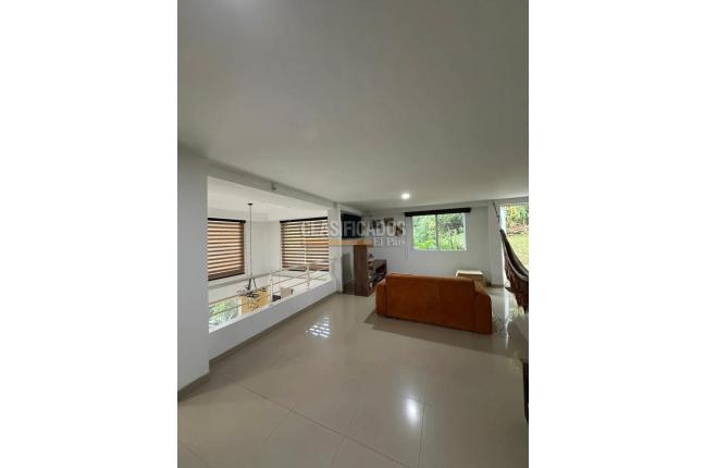 Casas, Venta, Bella Suiza - $2.400.000.000