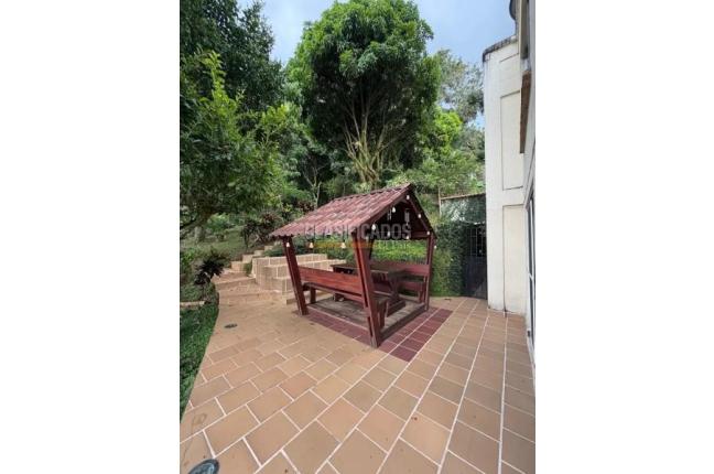 Casas, Venta, Bella Suiza - $2.400.000.000