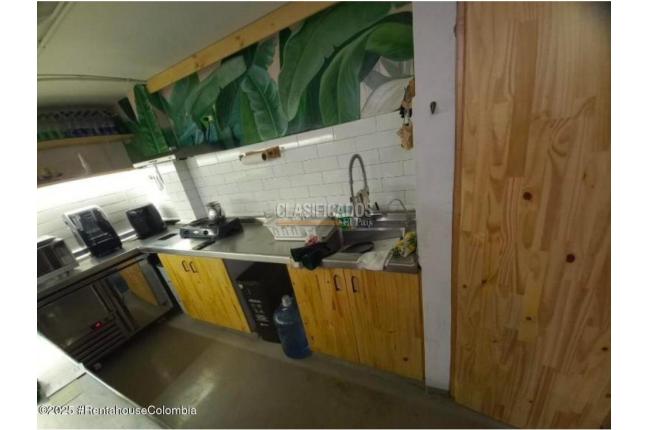 Locales y Bodegas, Venta, Bogotá - $930.000.000