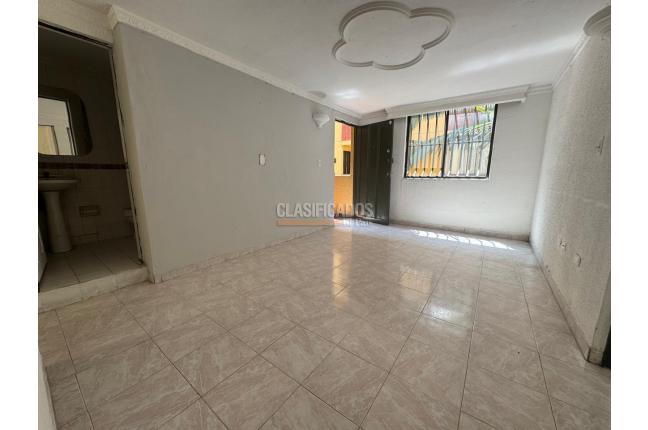 Apartamentos, Alquiler, Alcázares - $900.000