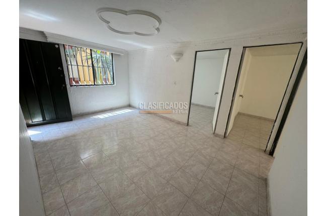 Apartamentos, Alquiler, Alcázares - $900.000