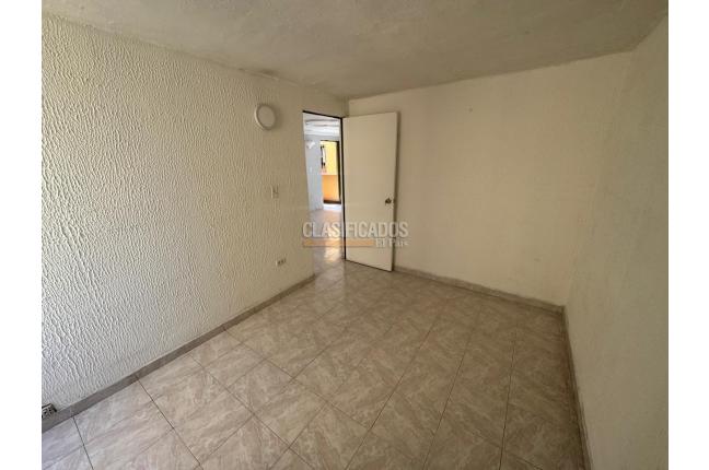 Apartamentos, Alquiler, Alcázares - $900.000