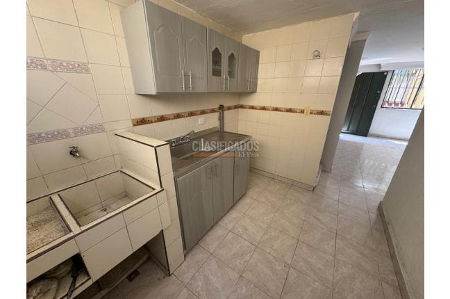 Apartamentos, Alquiler, Alcázares - $900.000