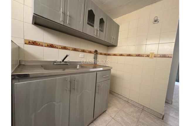 Apartamentos, Alquiler, Alcázares - $900.000