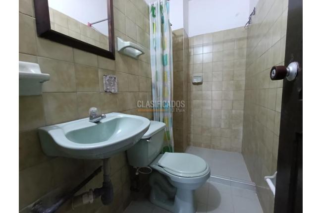 Locales y Bodegas, Alquiler, Alfonso López - $1.800.000