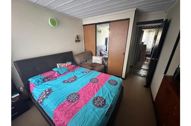 Apartamentos, Venta, Primero de Mayo - $290.000.000