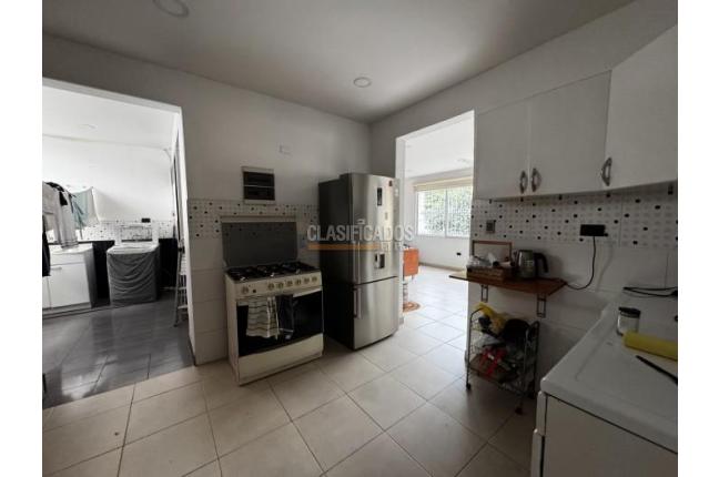Casas, Venta, Miraflores - $360.000.000
