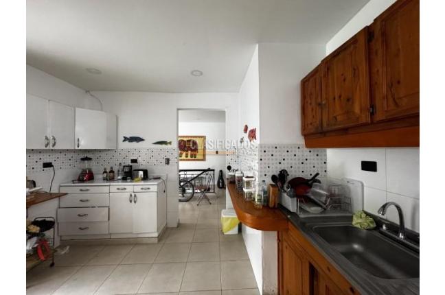 Casas, Venta, Miraflores - $360.000.000