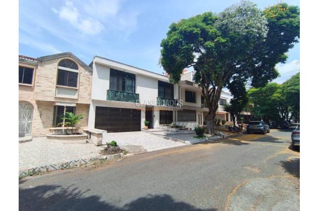 Casas, Alquiler en Ciudad Jardín