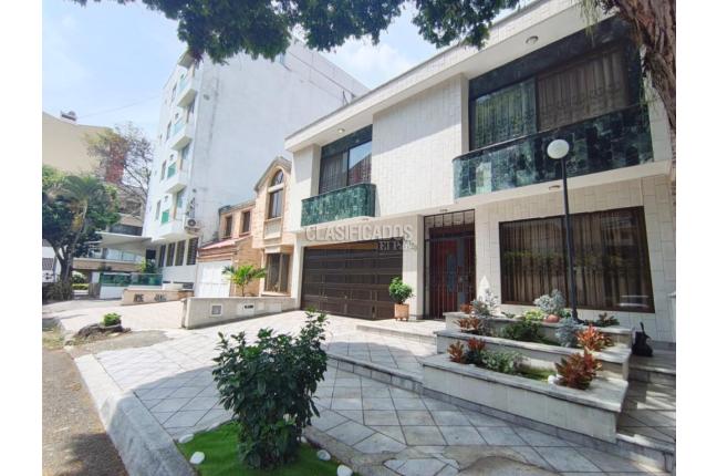 Casas, Alquiler en Ciudad Jardín