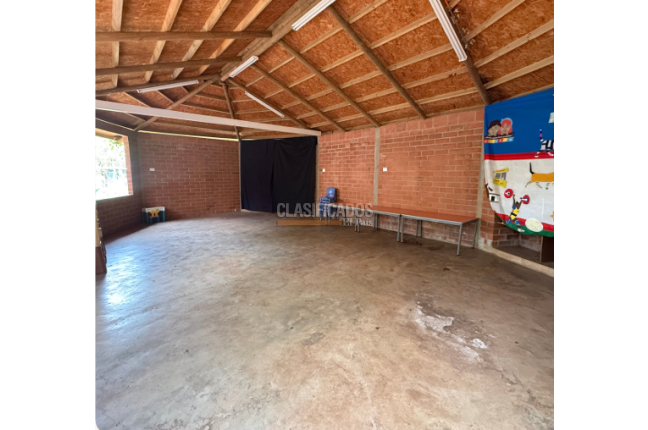 Edificios, Alquiler, Bella Suiza - $20.000.000
