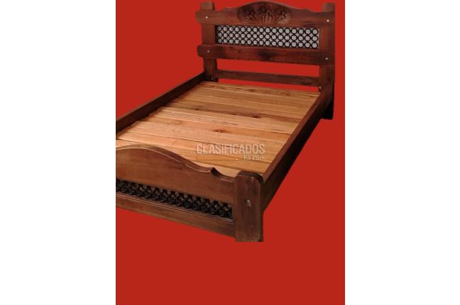VENDO CAMA ESTILO COLONIAL - Muebles