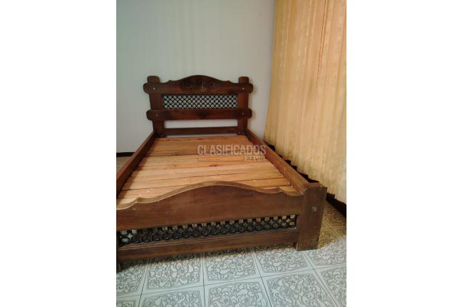 VENDO CAMA ESTILO COLONIAL - Muebles