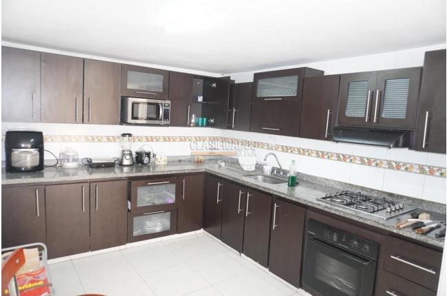 Casas, Venta en La Flora