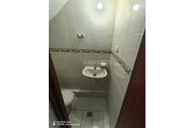 Casas, Alquiler, Calicanto - $2.200.000