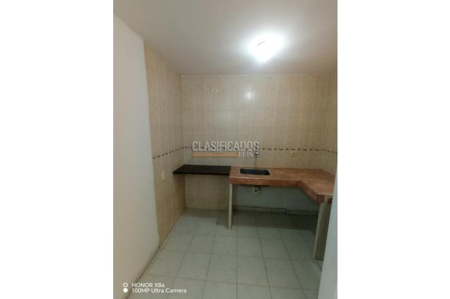 Casas, Alquiler, Calicanto - $2.200.000