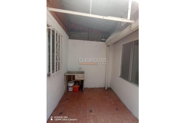 Casas, Alquiler, Calicanto - $2.200.000