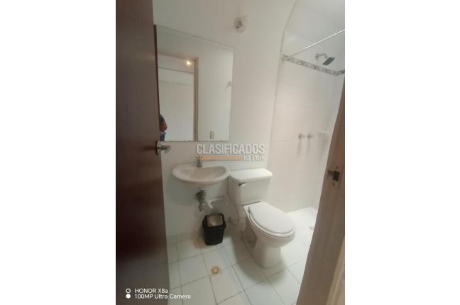 Casas, Alquiler, Calicanto - $2.200.000