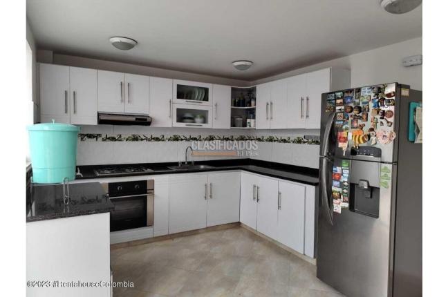 Casas, Venta, Cota - $750.000.000