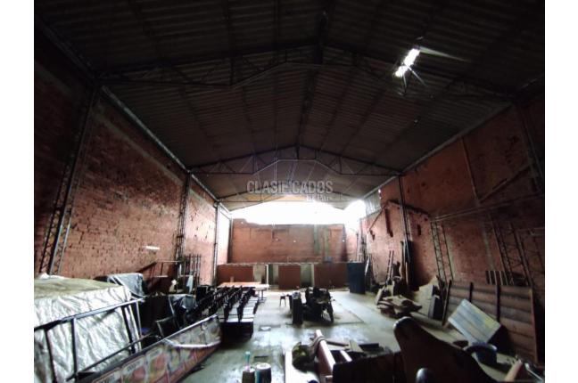 Locales y Bodegas, Venta, Granada - $1.090.000.000