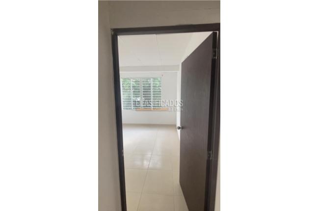 Apartamentos, Alquiler, Yumbo - $650.000