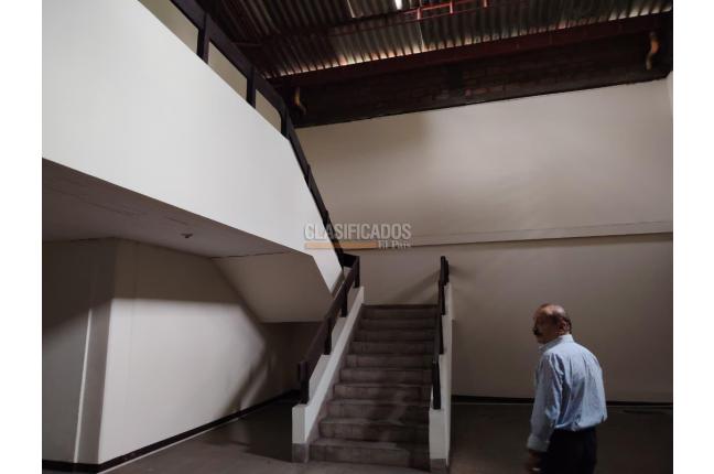 Locales y Bodegas, Venta, El Hoyo - $2.600.000.000