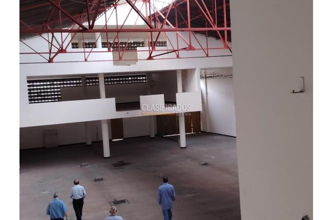 Locales y Bodegas, Venta, El Hoyo - $2.600.000.000