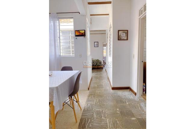 Casas, Venta en San Cayetano