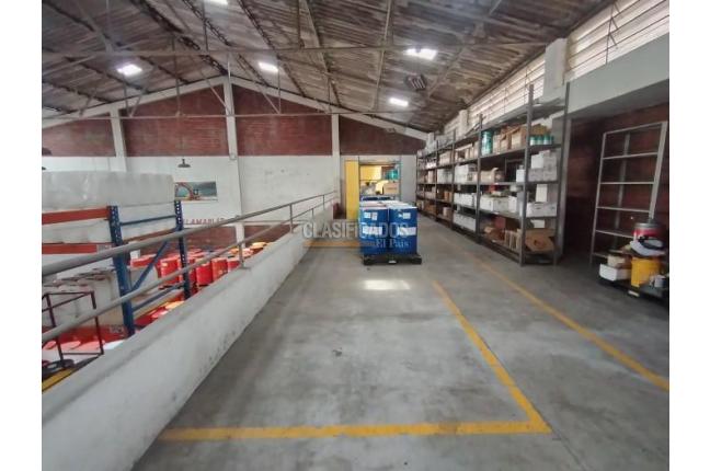 Locales y Bodegas, Venta, Marco Fidel Suárez - $2.900.000.000