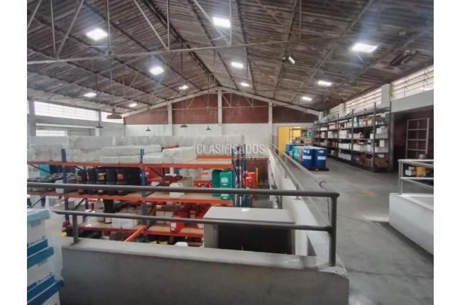 Locales y Bodegas, Venta, Marco Fidel Suárez - $2.900.000.000