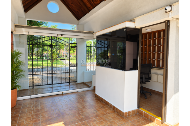 Apartamentos, Venta en La Flora